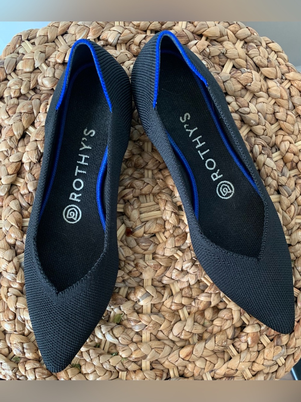 Rothy's Black Pointed Knit Flats Tag Size 6.5. Run smaller Size 5.5 - 6